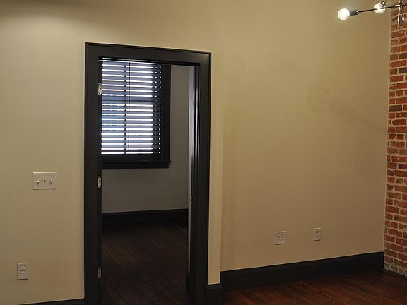 5th image of 530 Craghead St APT 202