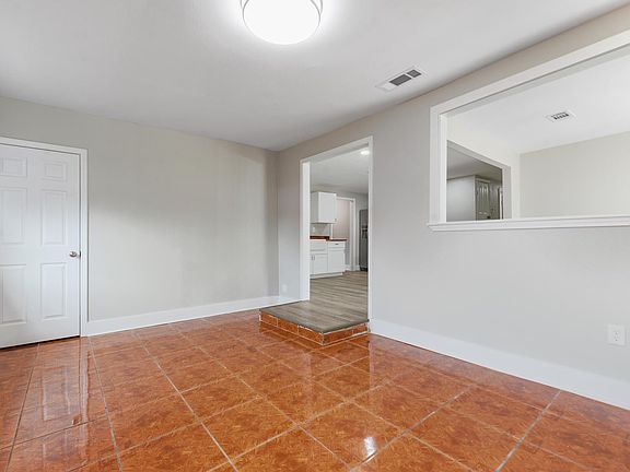 4th image of 3600 Mosby St