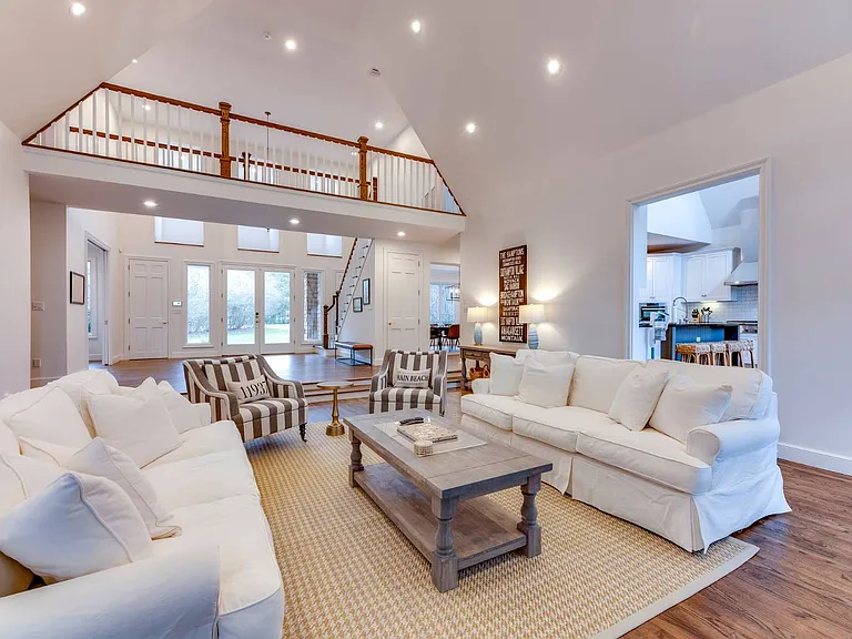5 Heritage Farm Ln — Photo 4