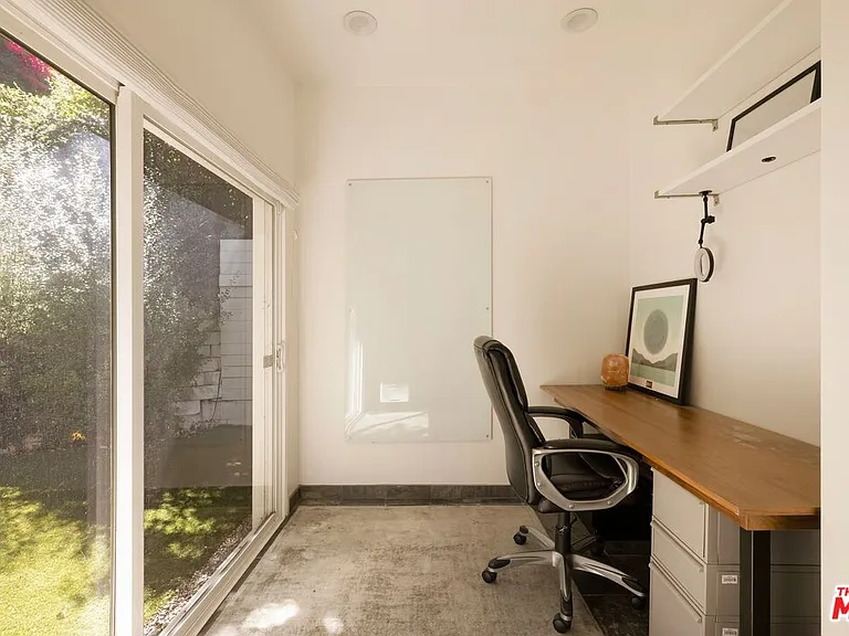 3414 N Knoll Dr — Photo 12