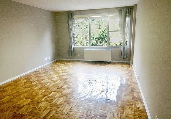 3rd image of 201 W 70th St APT 3K