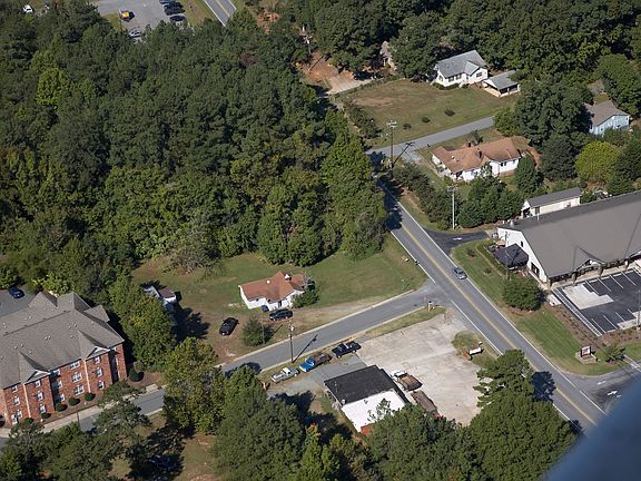 5th image of 511 W Haggard Dr