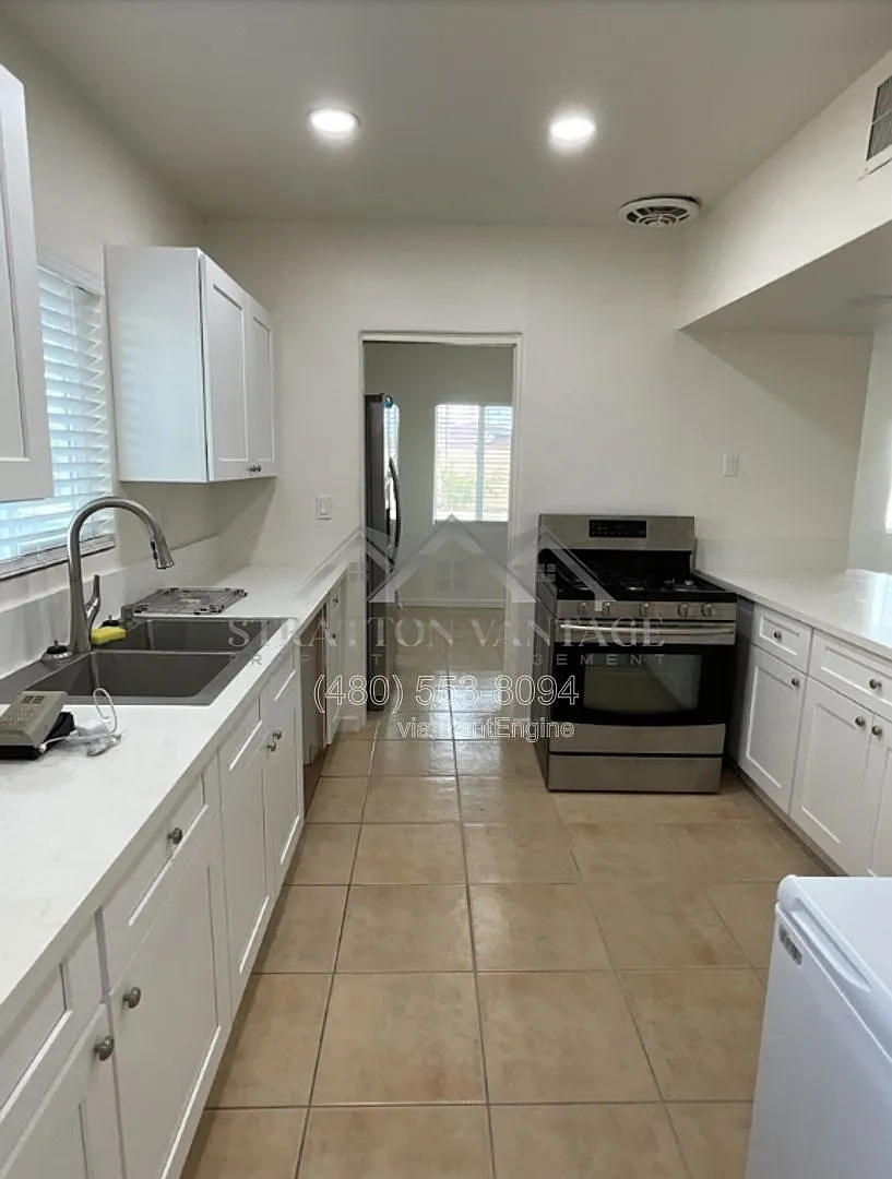 3 bed, 1.5 bath, 1190 sqft, $1,349 — Photo 4