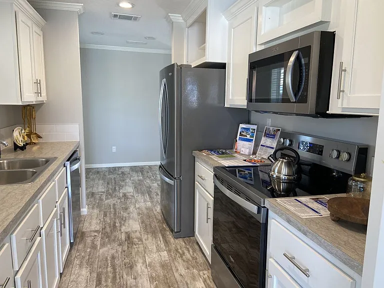 488 Bimini Cay Cir #488 — Photo 9