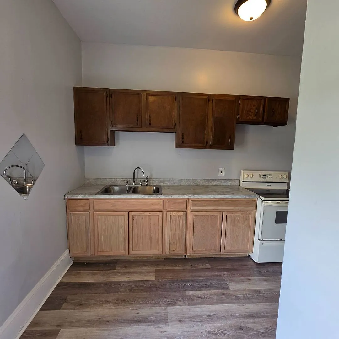 Building Photo - 3 W Laurel Ave #1