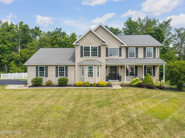 9 Dormie Avenue, Mechanicville, NY 12118