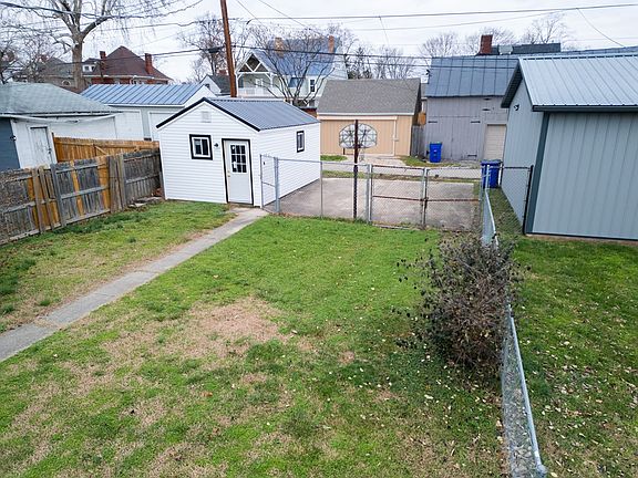 4th image of 165 Plum St