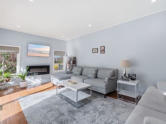 5th image of 255 North Rd Unit 103