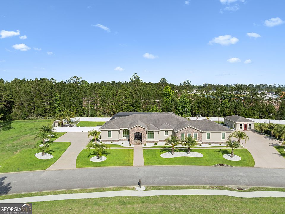 1st image of 240 Belmont Cir