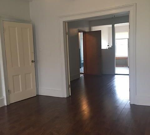 4th image of 160 15th St #3