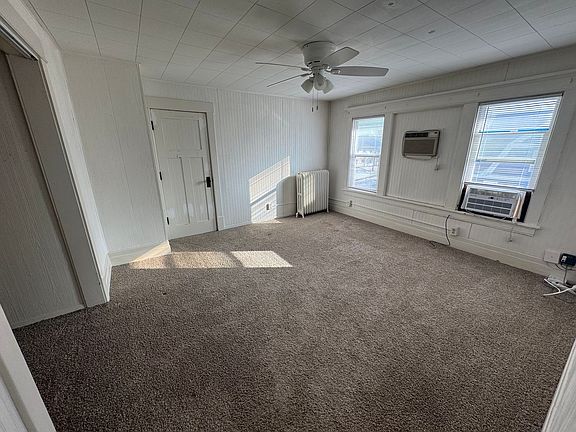 4th image of 2221 Olive St APT 5