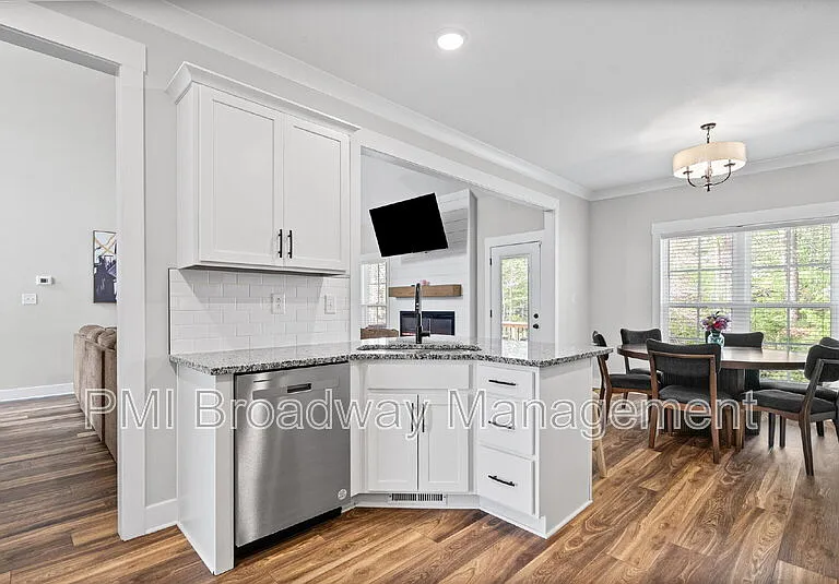 181 Sherlock Dr — Photo 27