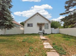 55 Iroquois St W, Moose Jaw, SK S6H5A4