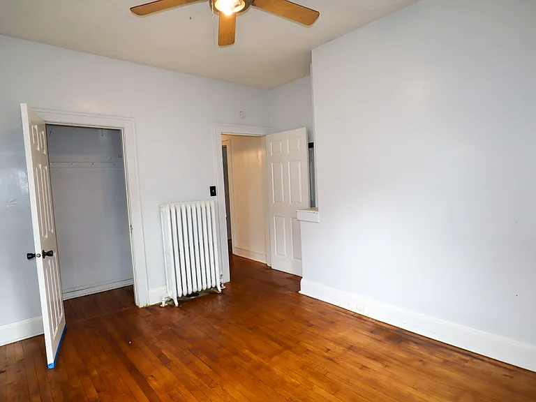 2715 Girard Ave N — Photo 4