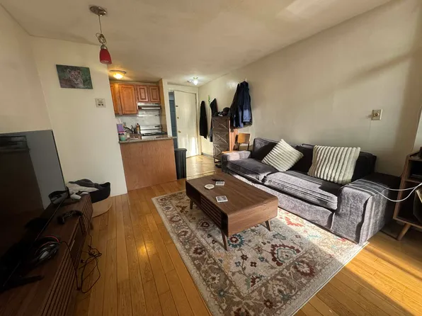 385 Dorchester St, Boston, MA