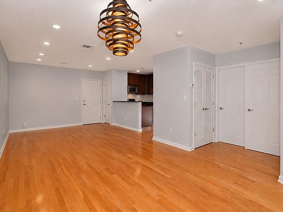 4th image of 659 1st St APT 210