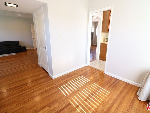 5th image of 12714 Walsh Ave