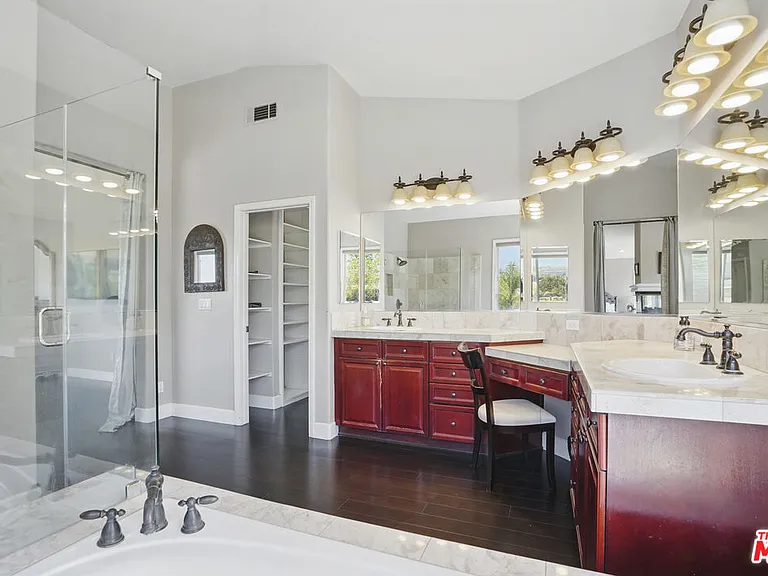 4040 Leighton Point Rd — Photo 34