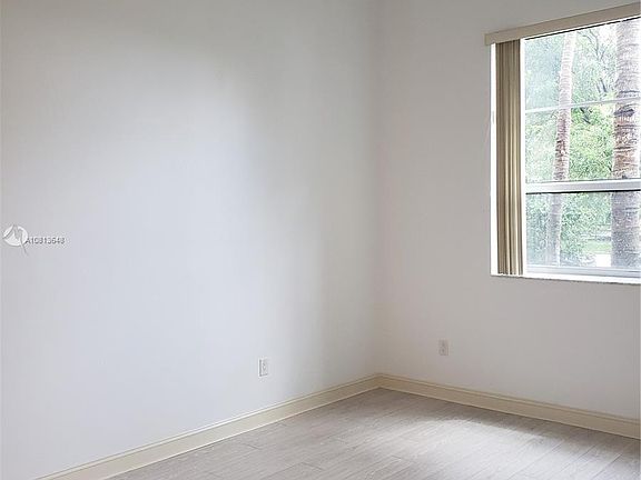 4th image of 510 NW 84th Ave APT 111