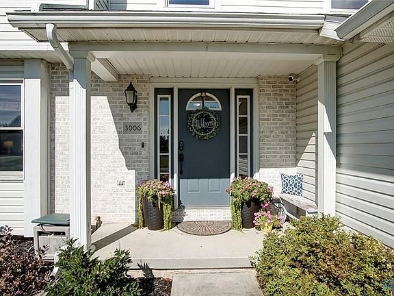 2nd image of 3006 Turnberry Dr