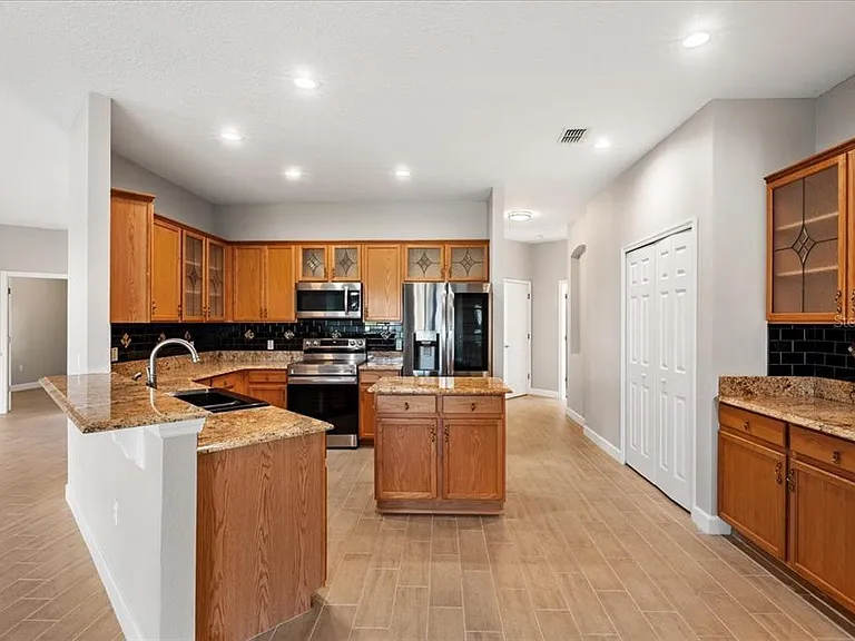 2580 Channel Way — Photo 14
