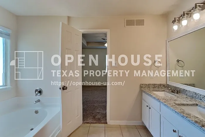 5018 Woodland Meadows Ln — Photo 9
