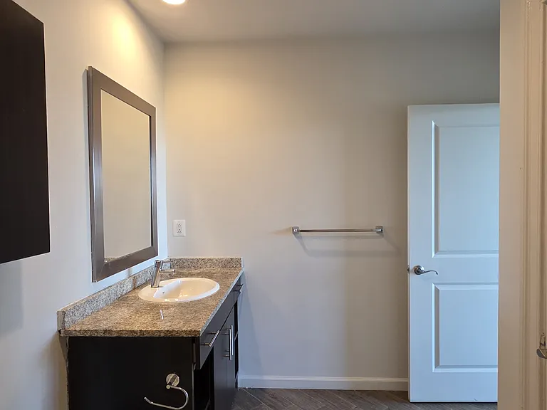 252 N Christopher Columbus Blvd #303 — Photo 20