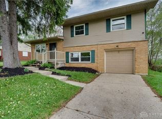 211 Stubbs Dr, Dayton, OH 45426
