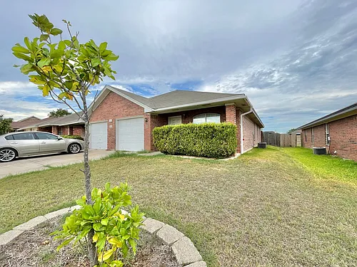 5003 John David Dr Photo 1