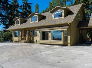 6299 Hinman Dr, Clinton, WA 98236