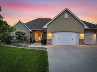 1647 Seashell Ln, Waconia, MN 55387