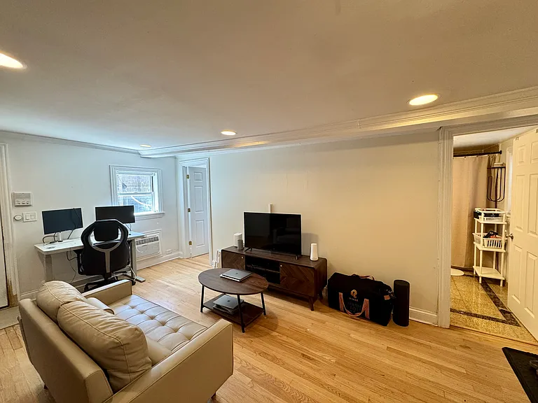1945 N Lincoln Ave #CH2 — Photo 11