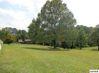 1865 Lakebrook Cir, Dandridge, TN 37725