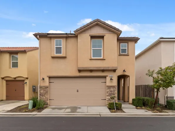 1568 Lambourn Way, Clovis, CA 93619
