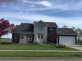 205 E 8th St, El Paso, IL
