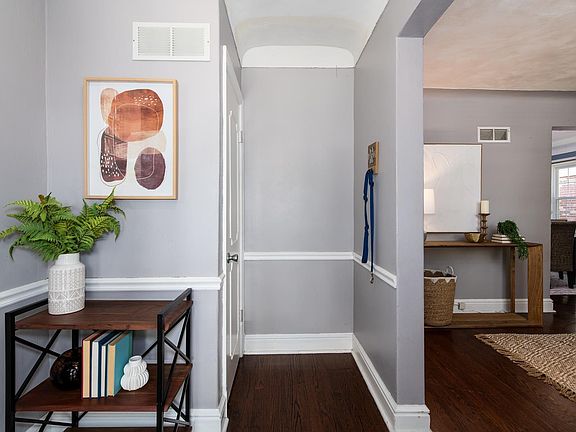 5th image of 5846 Loran St