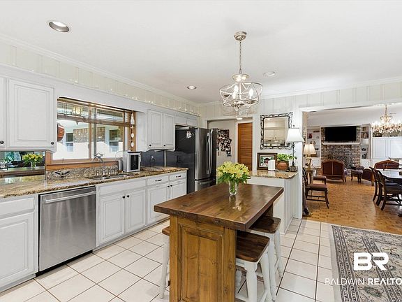 2nd image of 109 Conway Dr W
