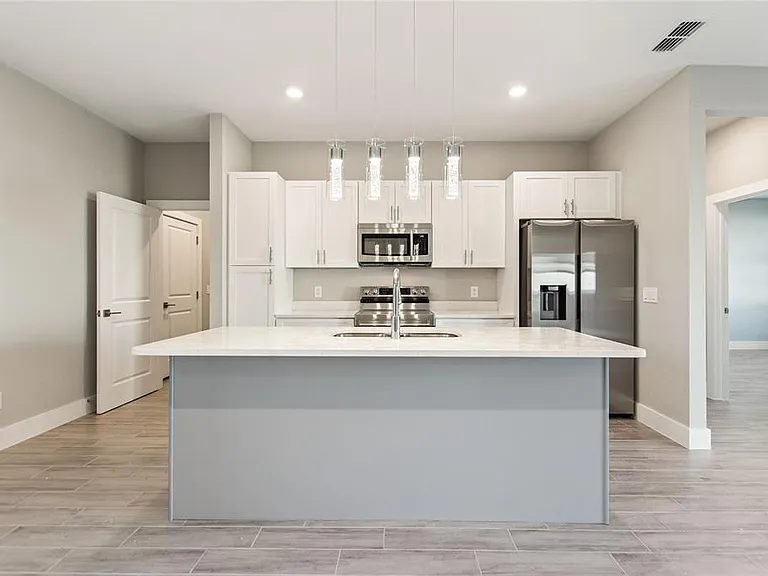 119 Tulip Ln — Photo 9