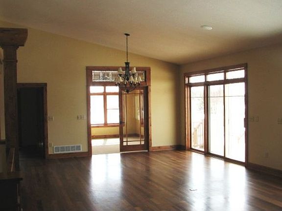 4th image of 862 Dorwin Rd
