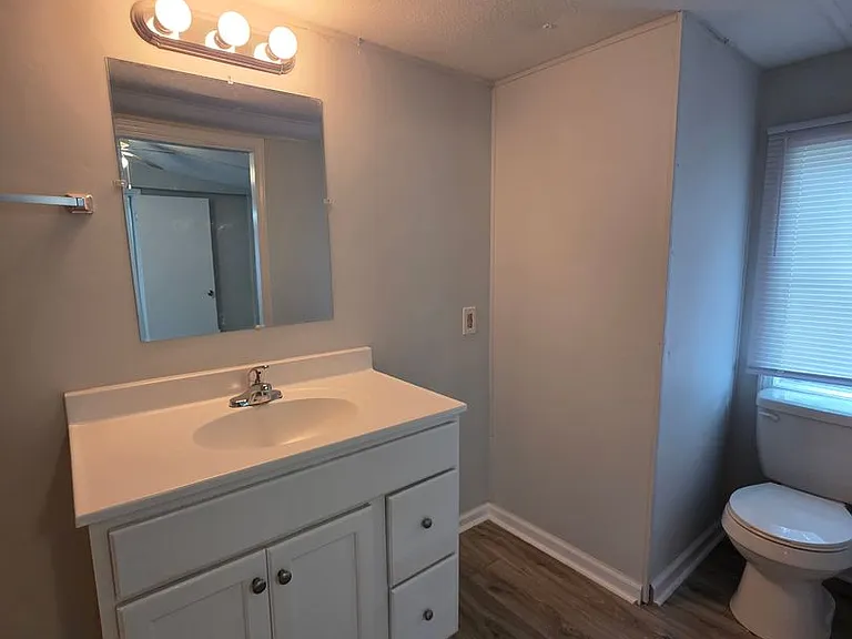 1133 Pickett Rd #6 — Photo 8