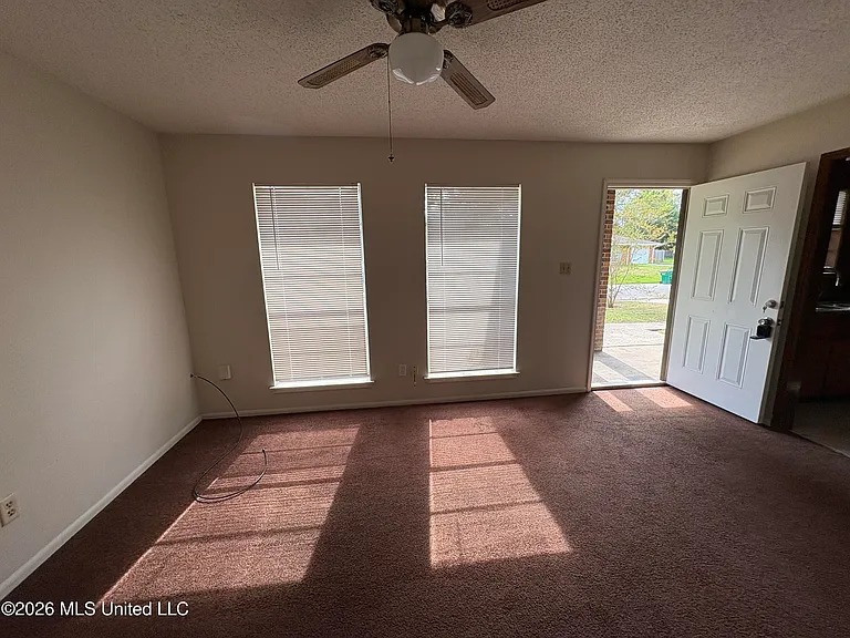 109 Gettysburg Cir — Photo 2
