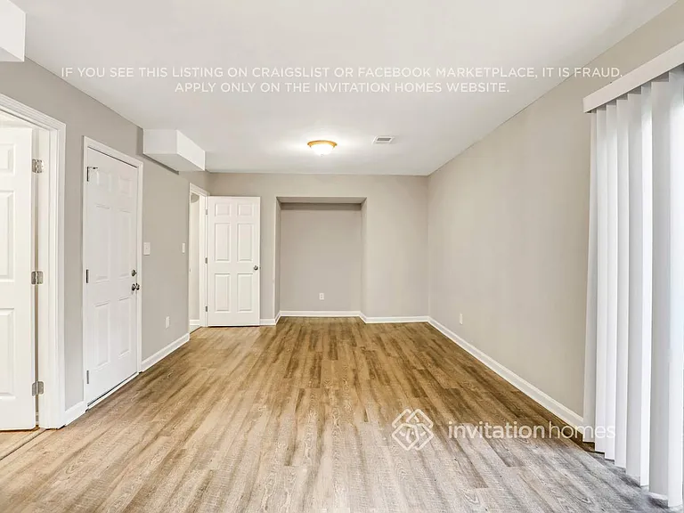 2339 Chevy Chase Ln — Photo 7