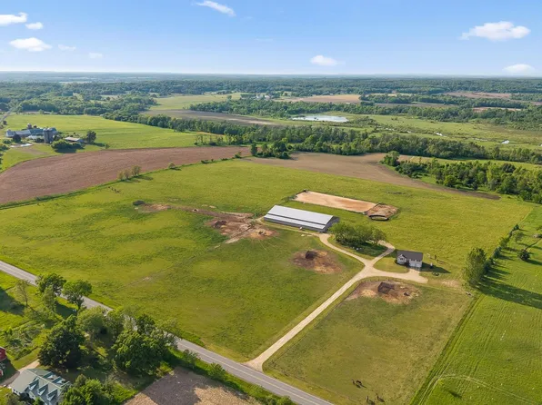 W6800 County Road D, Oxford, WI 53952