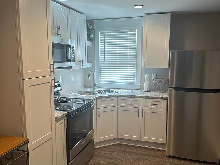 464 Holly St NW #1 — Photo 3