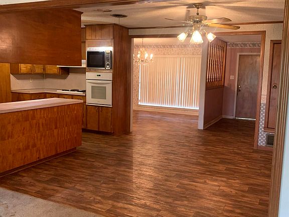 5th image of 921 Mimosa Dr