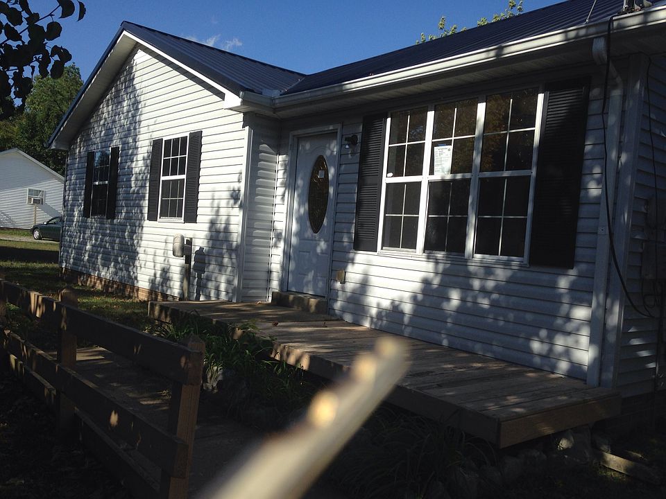 Cute Home with Huge Garage!
