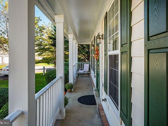 4th image of 7514 Oyster Bay Way