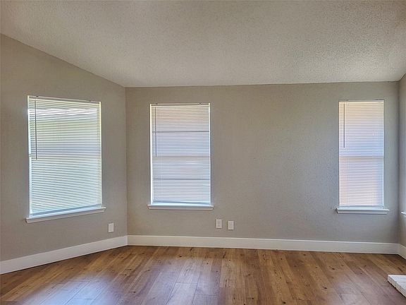 4th image of 3118 Raccoon Run