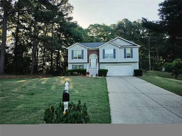 397 E Sycamore Dr, Winder, GA 30680