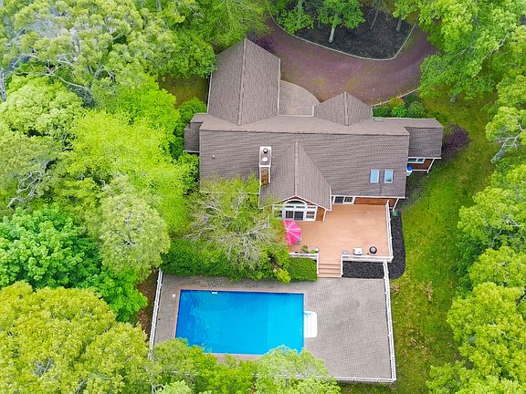 5th image of 33 Windwood Ct
